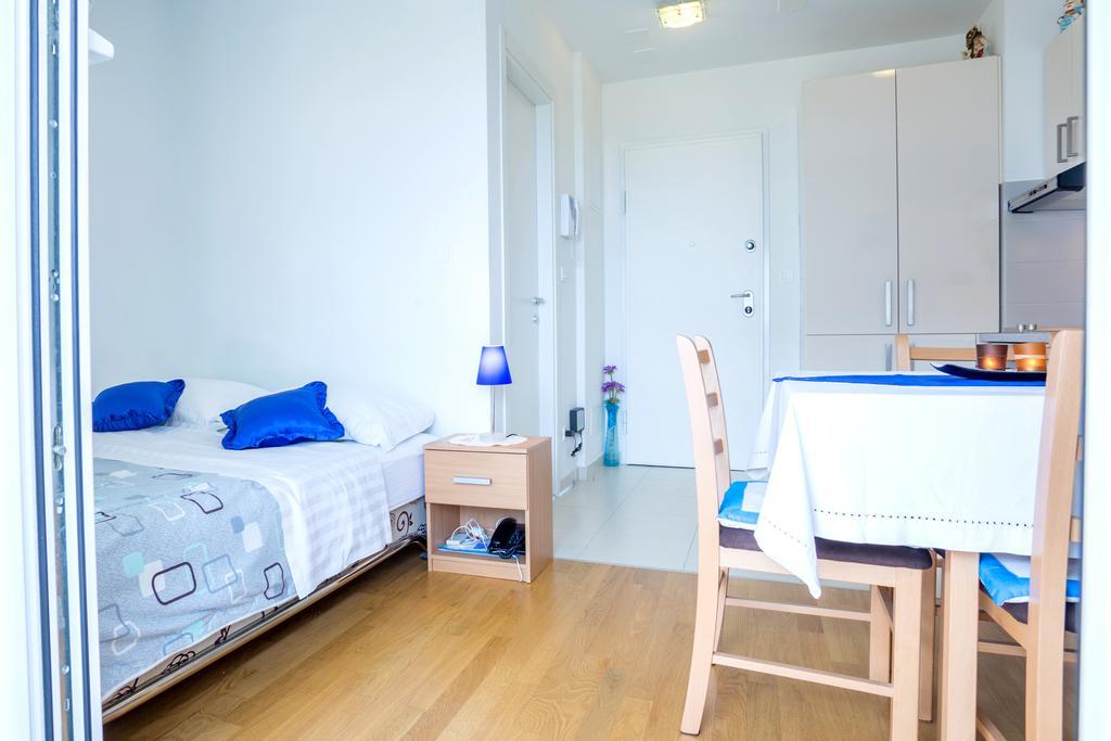 Studio Teuta - Private Parking スプリト 部屋 写真